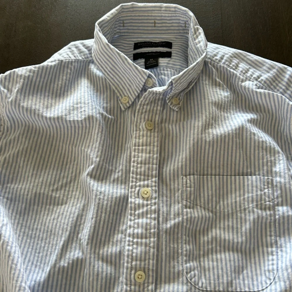Banana Republic blue and white striped cotton standard fit button down shirt